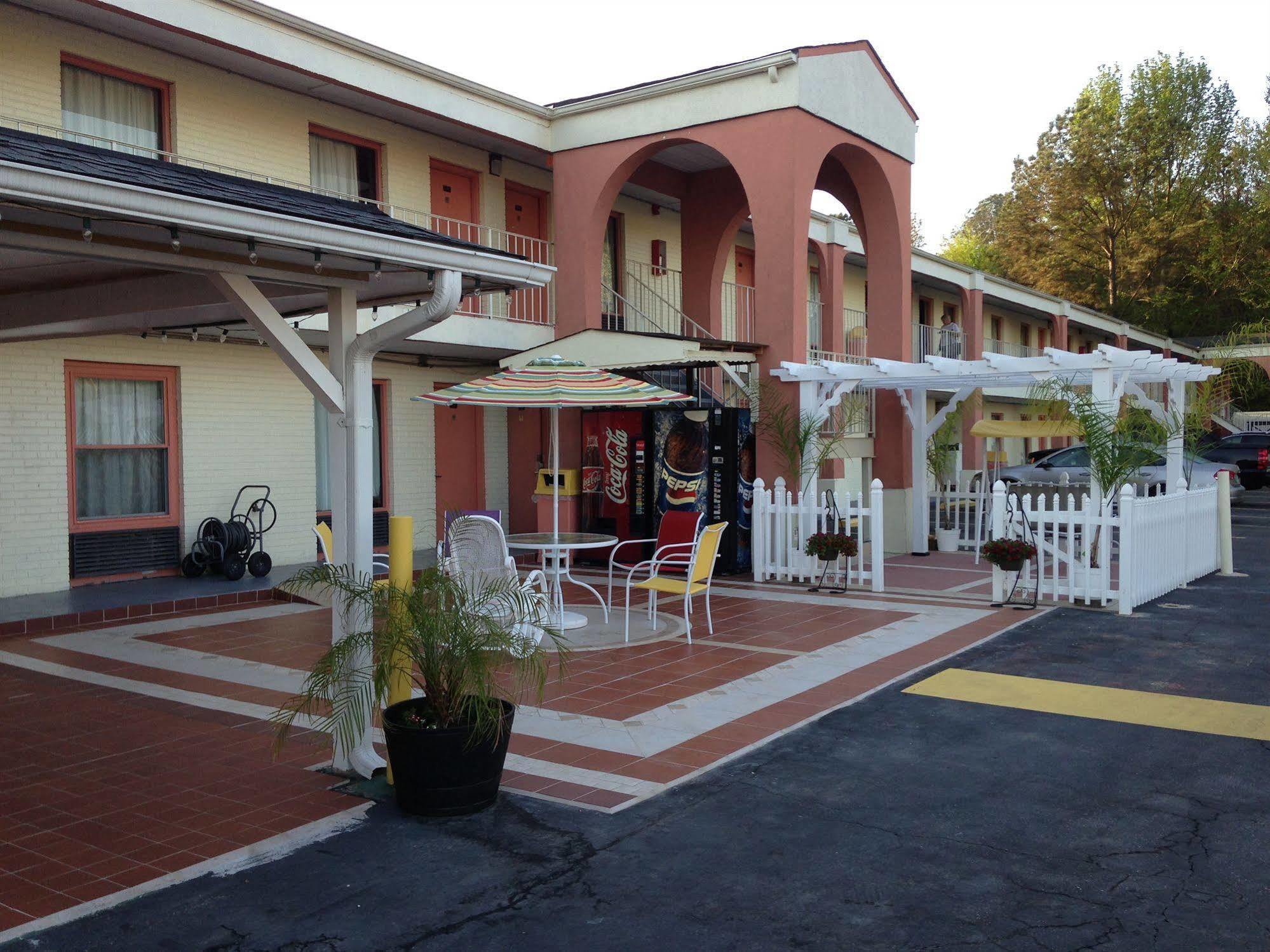 Scottish Inn Augusta Exterior photo